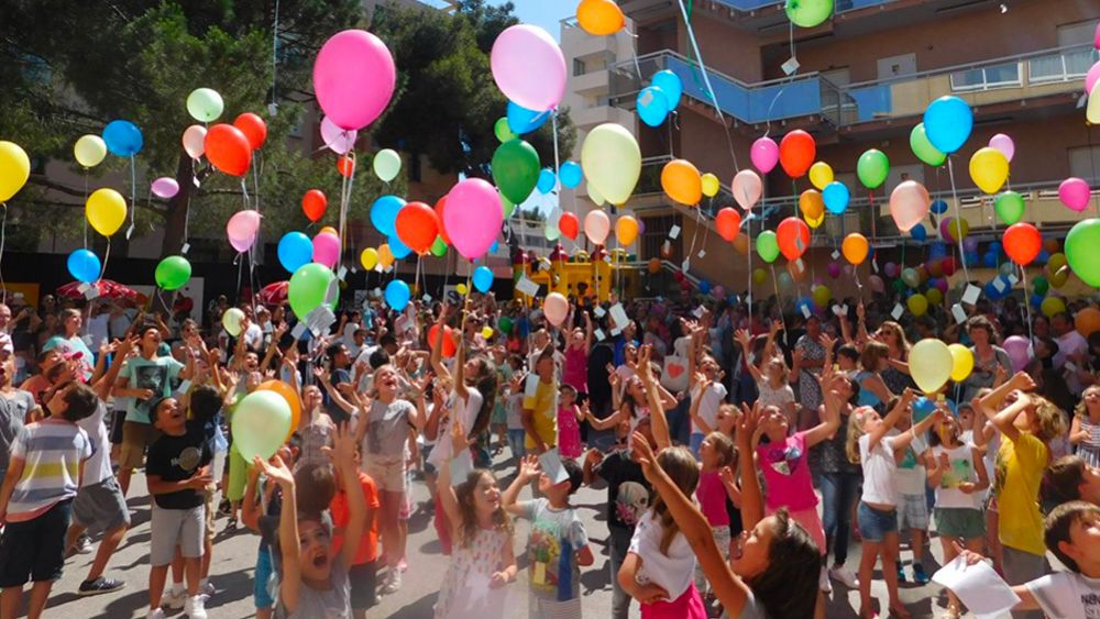 https://topanniversaire.ma CONTACTE NOUS 0617400833🎉Organisation et Animations des événements 🎊🎉 🎁Vous rêvez d’une fête inoubliable 🥁 contactez nous ⭐ les spécialistes des animations 🎊🎉 pour enfants! et adulte, ⭐Nous vous proposons des packs sur-mesure plus des peuplements à votre choix, Nous vous saurons gré a nous adapter a votre exigence et à votre budget.⭐ ⭐🎊🎉Gonflables, Trampolines, Pop-corne, Barbe à papa, ...Décoration ballon, 🎤Sonorisation🎼, Jeux de lumière, ...Clowns, DJ, Maquillage artistique, Magicien🤹‍♀️, Mascottes, Atelier pour enfants, ...🎊🎉Animations, Jeux, danse, Karaoké, 🎁et pleins de surprises ...⭐🎊🎉 🎊🎉Pour plus d’infos Contacter nous au:🎊🎉📞 0617400833 💾 bobaloevent@gmail.com ou par les réseaux sociaux en tapent agence d’animation bobalo event (Facebook-Instagram)#animation #anniversaire #rabat #femme #maman #enfant #jeux #gonflable #trampoline #clown #dj #maquilleuse #atelierenfant #mascotte #magicien #maroc #salé #enfants #popcorn #barbapapa #agence_animation #organisationmaison #rabatagdal #karaoke