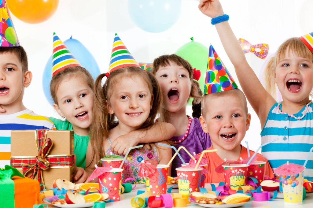 https://topanniversaire.ma CONTACTE NOUS 0617400833🎉Organisation et Animations des événements 🎊🎉 🎁Vous rêvez d’une fête inoubliable 🥁 contactez nous ⭐ les spécialistes des animations 🎊🎉 pour enfants! et adulte, ⭐Nous vous proposons des packs sur-mesure plus des peuplements à votre choix, Nous vous saurons gré a nous adapter a votre exigence et à votre budget.⭐ ⭐🎊🎉Gonflables, Trampolines, Pop-corne, Barbe à papa, ...Décoration ballon, 🎤Sonorisation🎼, Jeux de lumière, ...Clowns, DJ, Maquillage artistique, Magicien🤹‍♀️, Mascottes, Atelier pour enfants, ...🎊🎉Animations, Jeux, danse, Karaoké, 🎁et pleins de surprises ...⭐🎊🎉 🎊🎉Pour plus d’infos Contacter nous au:🎊🎉📞 0617400833 💾 bobaloevent@gmail.com ou par les réseaux sociaux en tapent agence d’animation bobalo event (Facebook-Instagram)#animation #anniversaire #rabat #femme #maman #enfant #jeux #gonflable #trampoline #clown #dj #maquilleuse #atelierenfant #mascotte #magicien #maroc #salé #enfants #popcorn #barbapapa #agence_animation #organisationmaison #rabatagdal #karaoke
